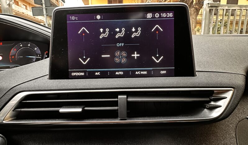 PEUGEOT 3008 full