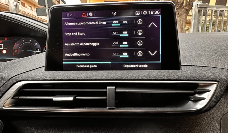 PEUGEOT 3008 full