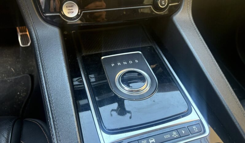 
								Jaguar F-pace 2.0 d full									