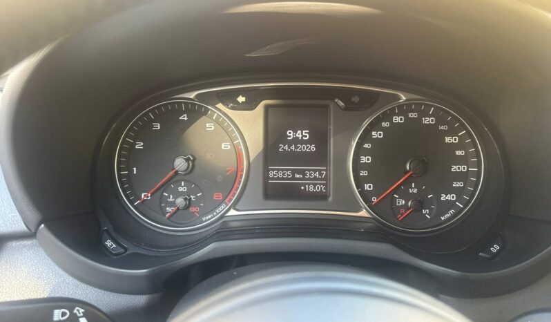 
								Audi A1 TFSI 1.0 full									